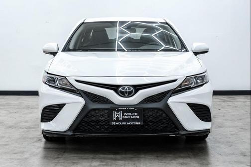 2020 Toyota Camry SE