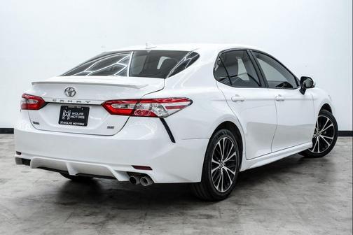 2020 Toyota Camry SE