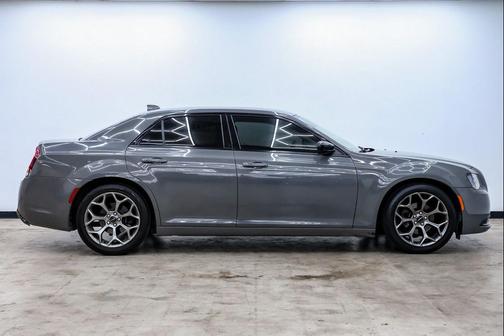 2018 Chrysler 300 Touring