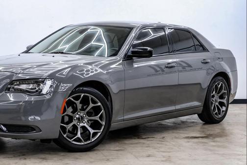 2018 Chrysler 300 Touring