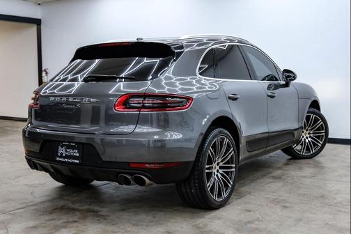Agate Gray Metallic 2016 Porsche Macan Macan S