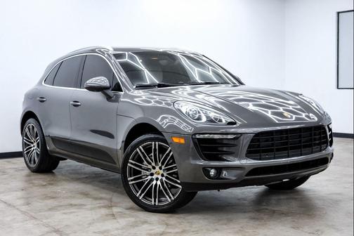 Agate Gray Metallic 2016 Porsche Macan Macan S