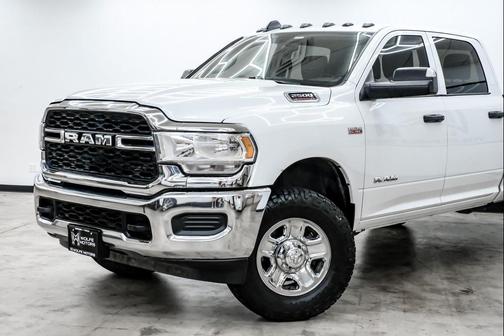 2019 RAM 2500 Tradesman Crew Cab 4x4 6'4' Box