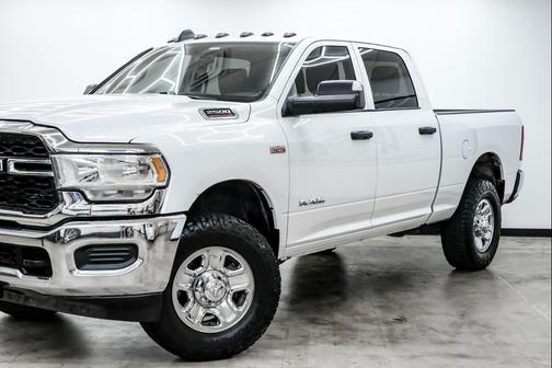 2019 RAM 2500 Tradesman Crew Cab 4x4 6'4' Box