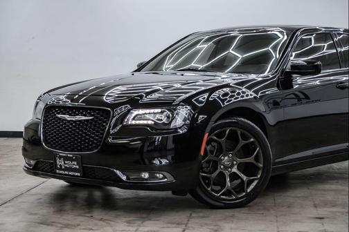 Gloss Black 2017 Chrysler 300 S