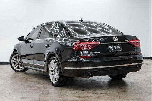 Black 2017 Volkswagen Passat 1.8T SEL Premium