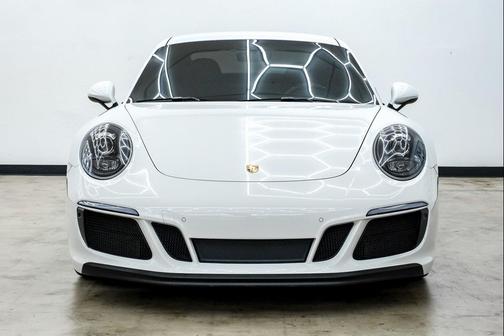 2019 Porsche 911 Carrera GTS