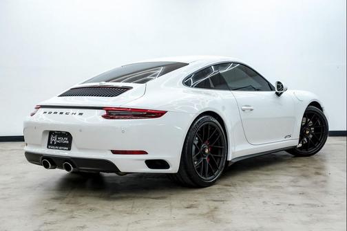 2019 Porsche 911 Carrera GTS