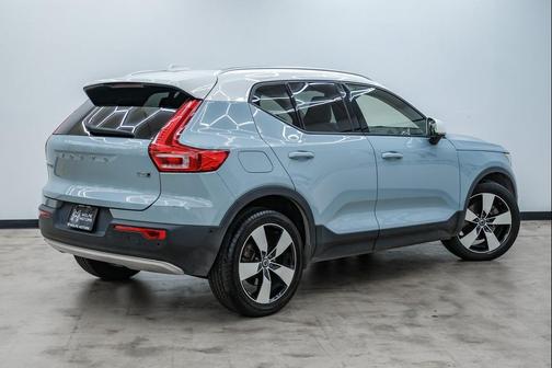 2019 Volvo XC40 T5 Momentum