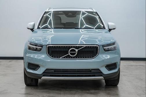 2019 Volvo XC40 T5 Momentum