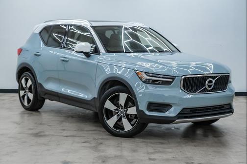 2019 Volvo XC40 T5 Momentum