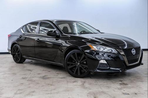 2020 Nissan Altima SR FWD