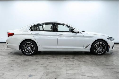2019 BMW 530 530i