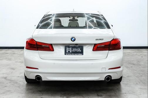 2019 BMW 530 530i
