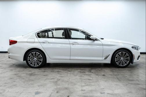 2019 BMW 530 530i