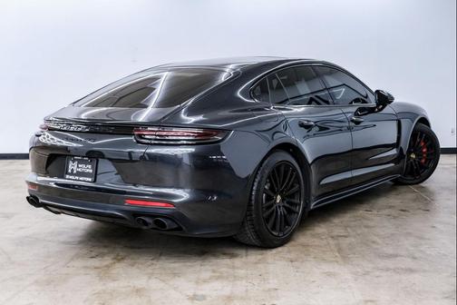2019 Porsche Panamera GTS