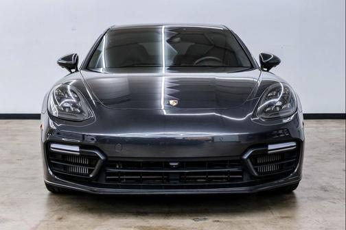 2019 Porsche Panamera GTS