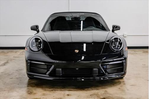 2022 Porsche 911 Carrera