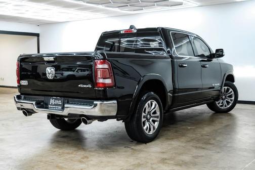 Diamond Black Crystal Pearlcoat 2019 RAM 1500 Longhorn