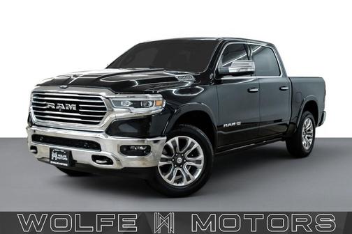 Diamond Black Crystal Pearlcoat 2019 RAM 1500 Longhorn