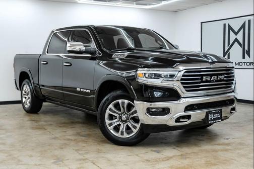 Diamond Black Crystal Pearlcoat 2019 RAM 1500 Longhorn