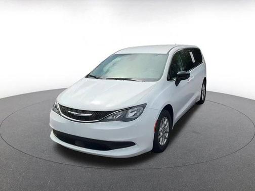 2024 Chrysler Voyager LX