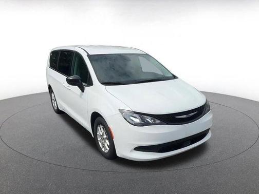 2024 Chrysler Voyager LX