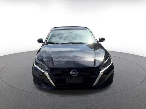 Super Black 2025 Nissan Altima SV