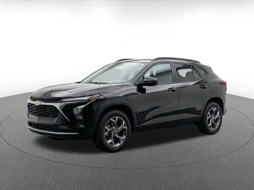 Mosaic Black Metallic 2025 Chevrolet Trax LT