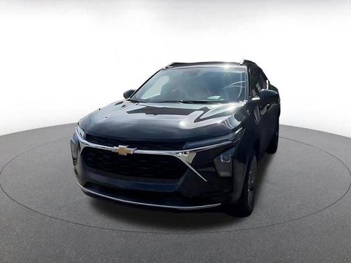 Mosaic Black Metallic 2025 Chevrolet Trax LT