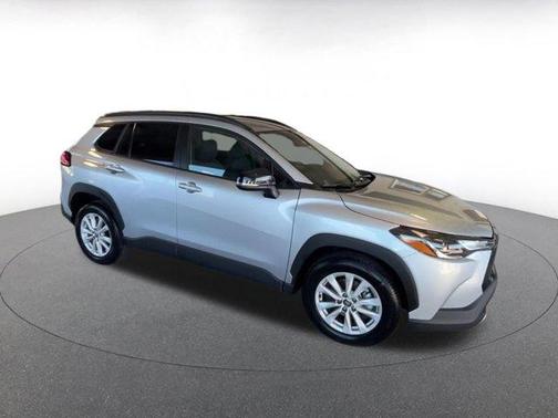 2025 Toyota Corolla Cross LE