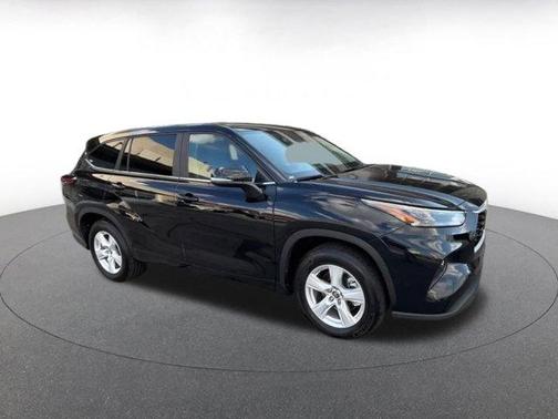 2025 Toyota Highlander LE