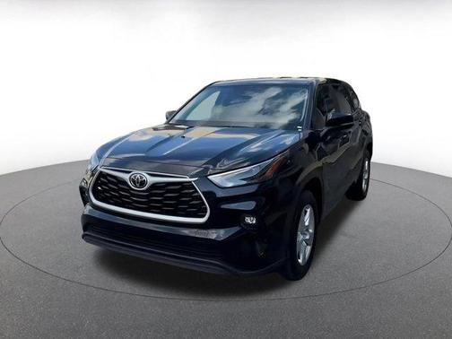 2025 Toyota Highlander LE