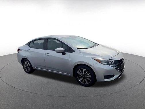 Brilliant Silver Metallic 2025 Nissan Versa 1.6 SV