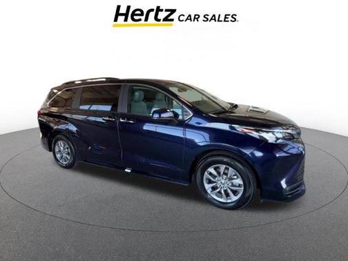 2025 Toyota Sienna XLE