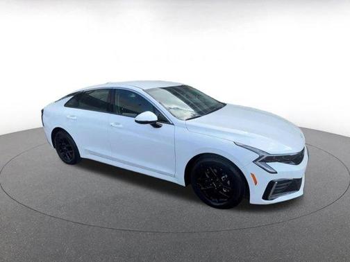 Snow White Pearl 2025 Kia K5 LXS