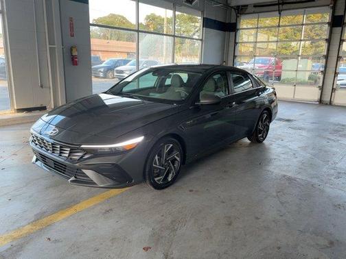 2025 Hyundai ELANTRA SEL Convenience