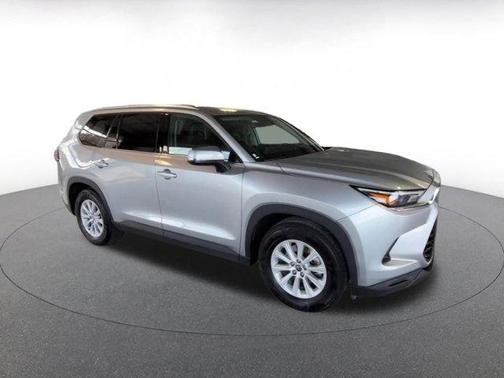 2025 Toyota Grand Highlander LE
