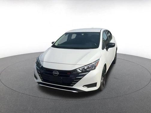 2024 Nissan Versa 1.6 SR