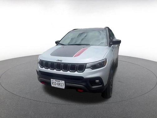 Silver Zynith 2025 Jeep Compass Trailhawk
