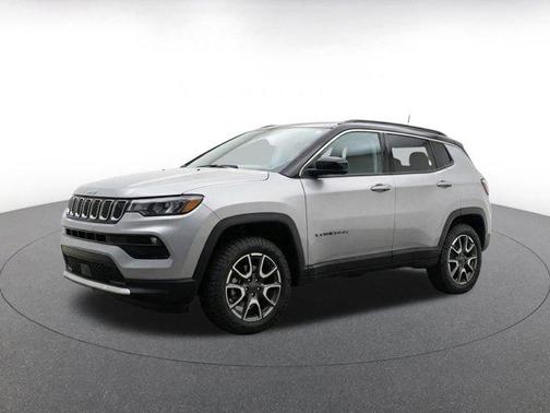 Silver Zynith 2025 Jeep Compass Trailhawk