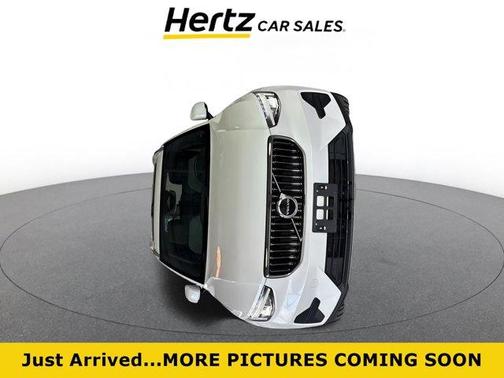 2024 Volvo XC40 CORE