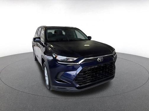 2025 Toyota Grand Highlander LE