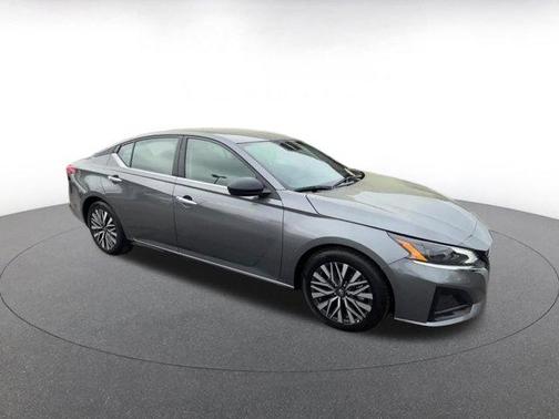 Gun Metallic 2025 Nissan Altima SV