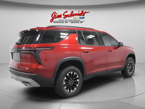 Radiant Red Tintcoat 2026 Chevrolet Traverse AWD Z71