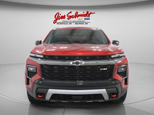 Radiant Red Tintcoat 2026 Chevrolet Traverse AWD Z71