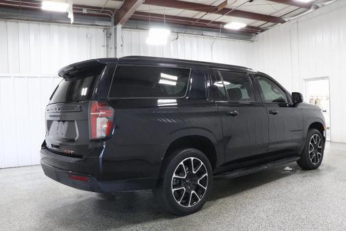 2024 Chevrolet Suburban RST