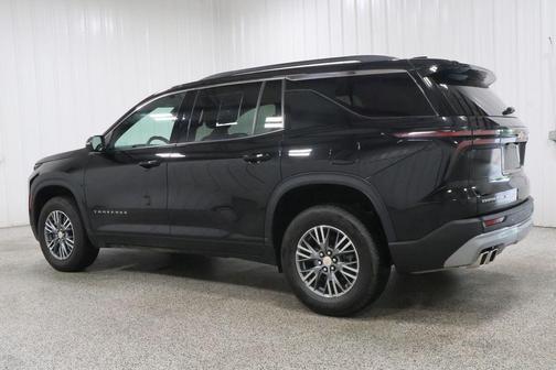 Mosaic Black Metallic 2024 Chevrolet Traverse LT