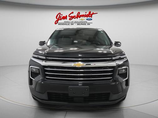 Mosaic Black Metallic 2024 Chevrolet Traverse LT