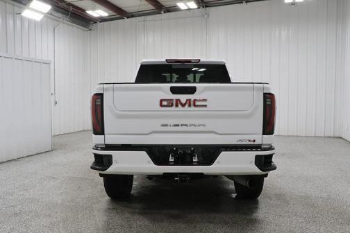 2025 GMC Sierra 2500 AT4